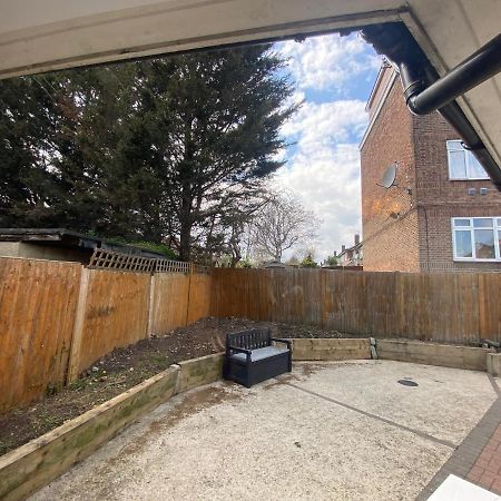 הוילה לונדון Private House With Free Park For Group Near Wembley Station מראה חיצוני תמונה
